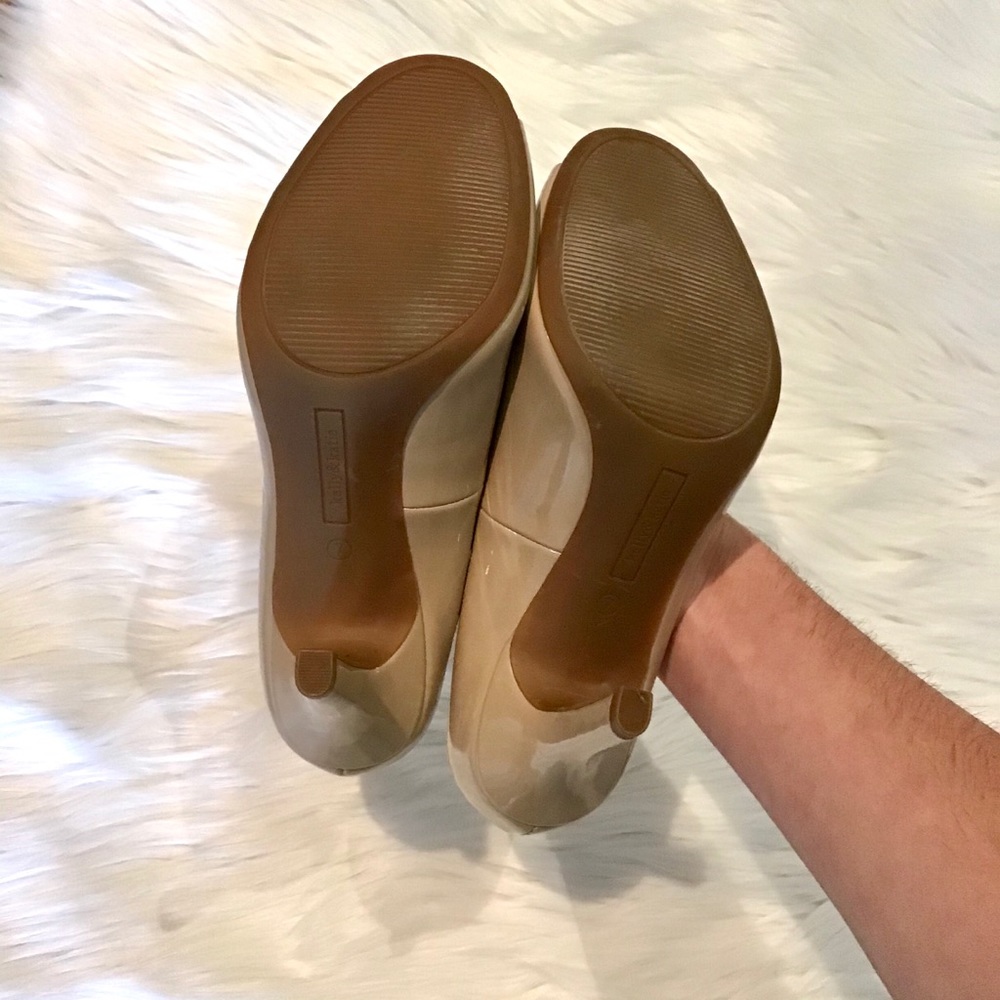 Kelly & Katie ‘Izzy’ patent nude peep-toe heel 7M - Picture 8 of 8